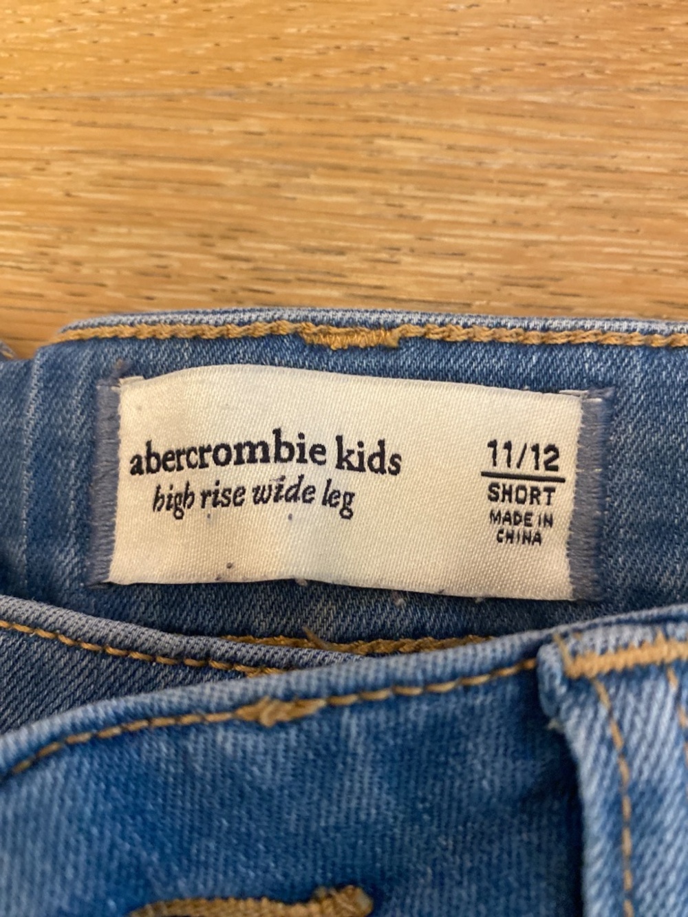 Abercrombie high rise wide leg short bedazzled jean - Picture 2 of 6